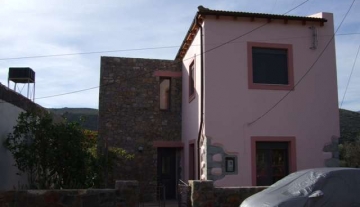 01 The pink house.jpg